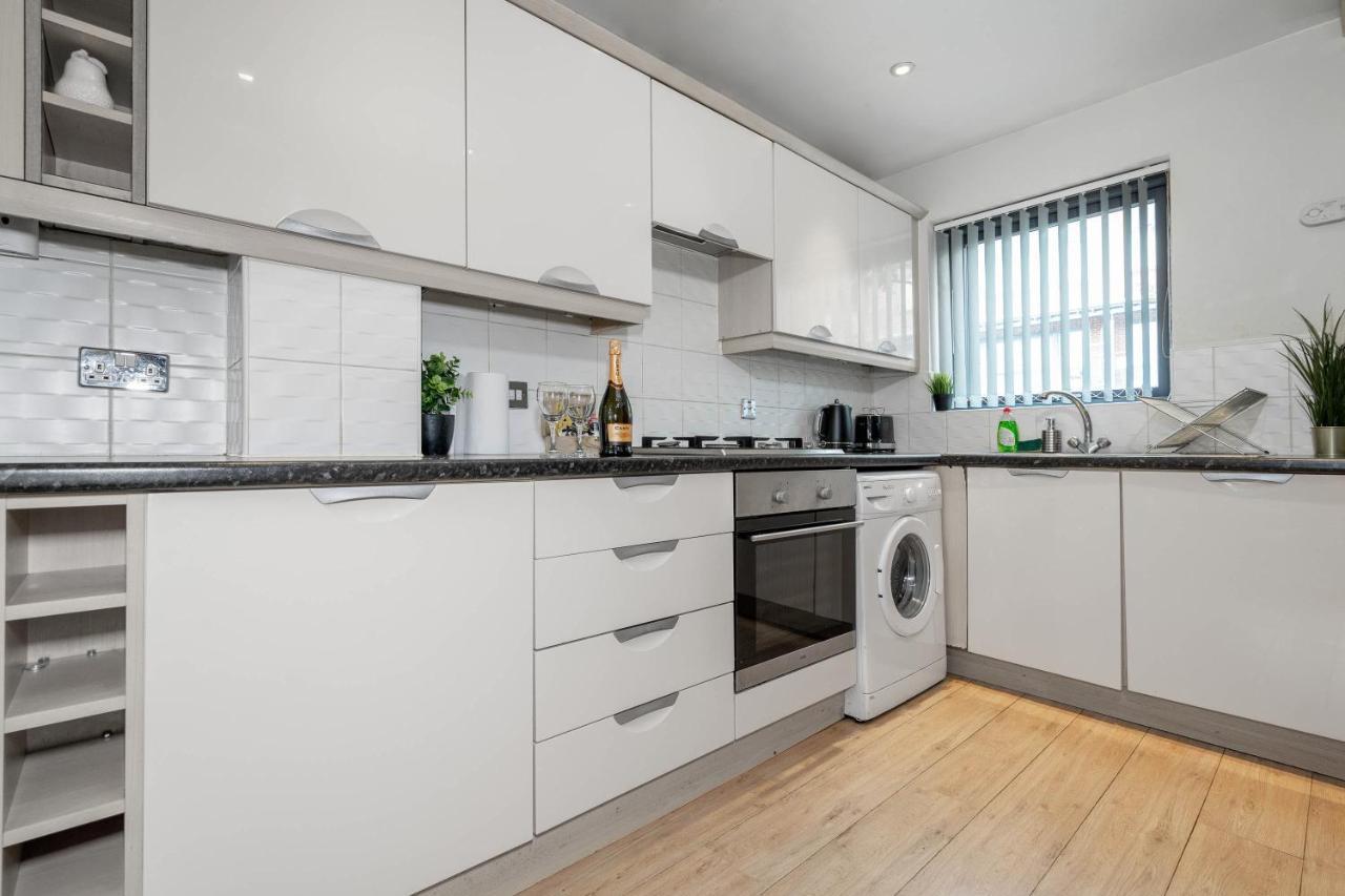 City Centre Townhouse - 3 Bedrooms - Garage - Parking - Top Rated Birmingham Eksteriør bilde